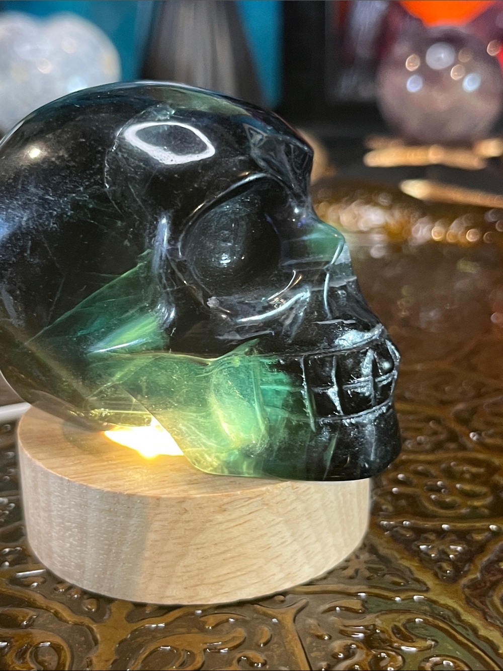 Black rose flourite skull - Picture 5 of 9